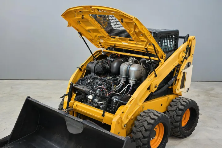 Tier 4 Final compact loader engine with DPF